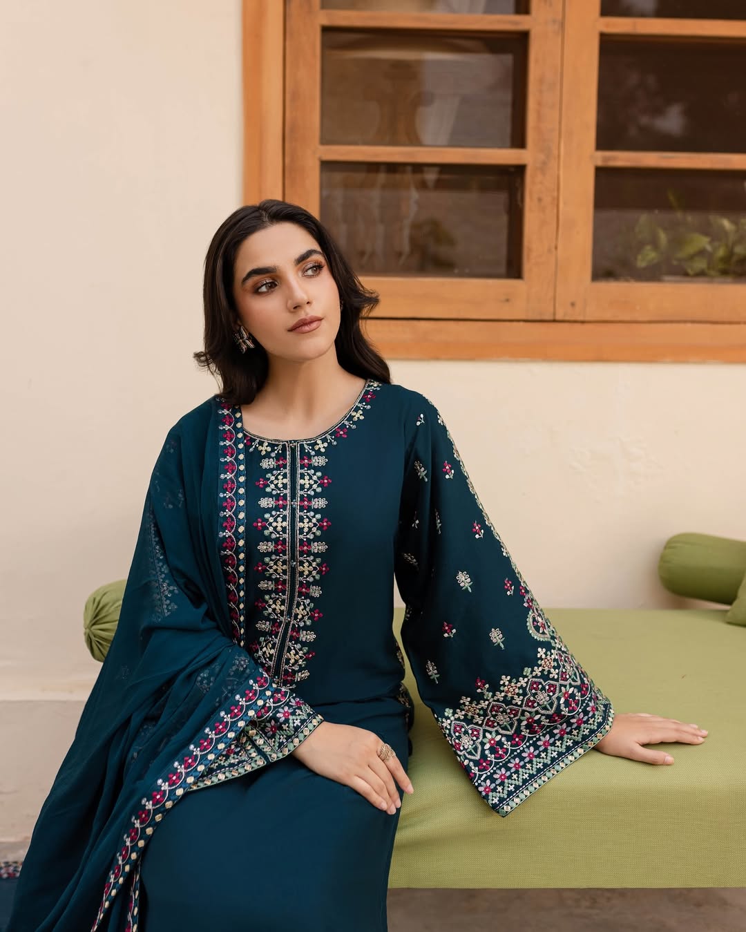 Decent Zinc Embroidered 3Pc